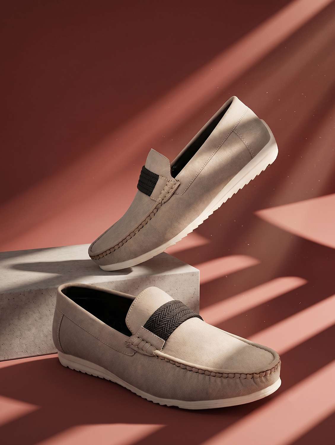 men textured slip on loafer