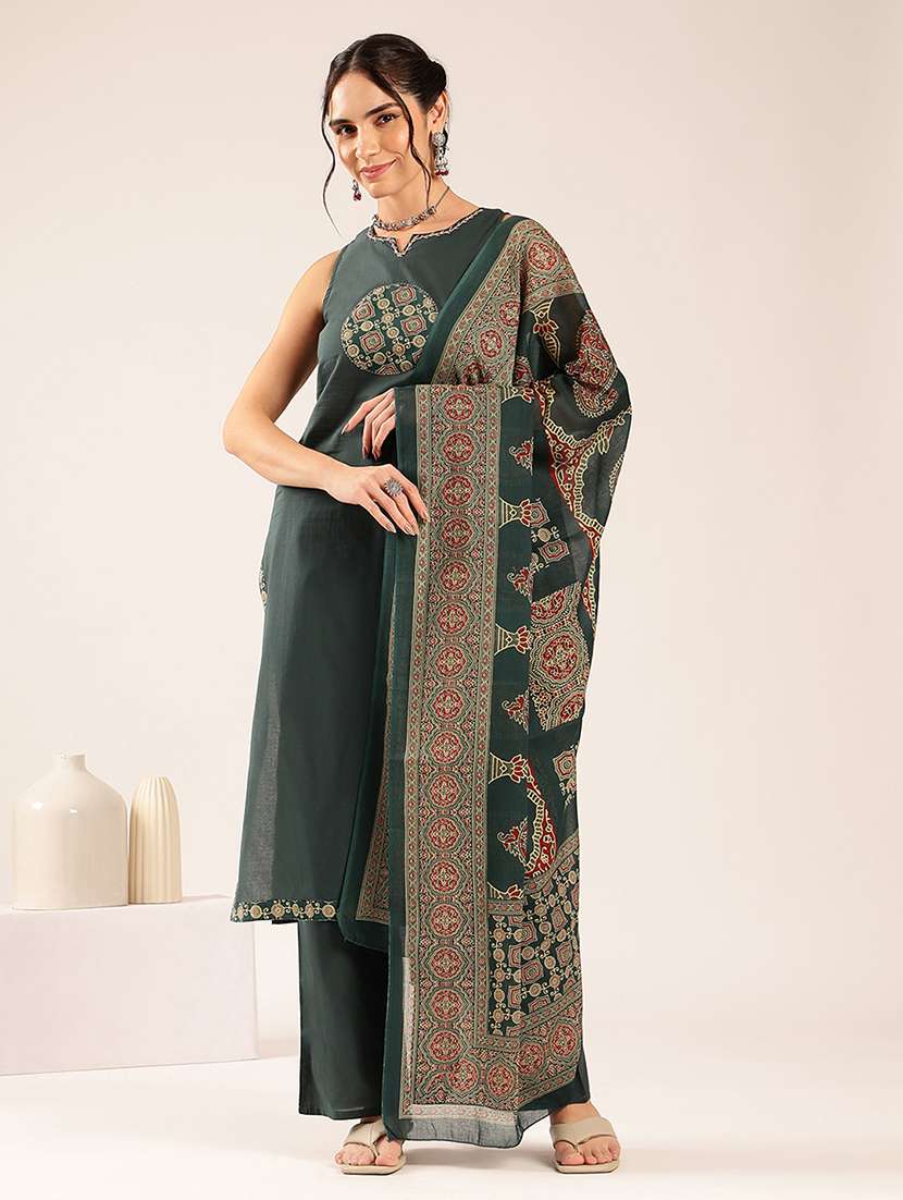 women patchwork sleeveless kurta pant set with dupatta - 22590043 -  Standard Image - 2