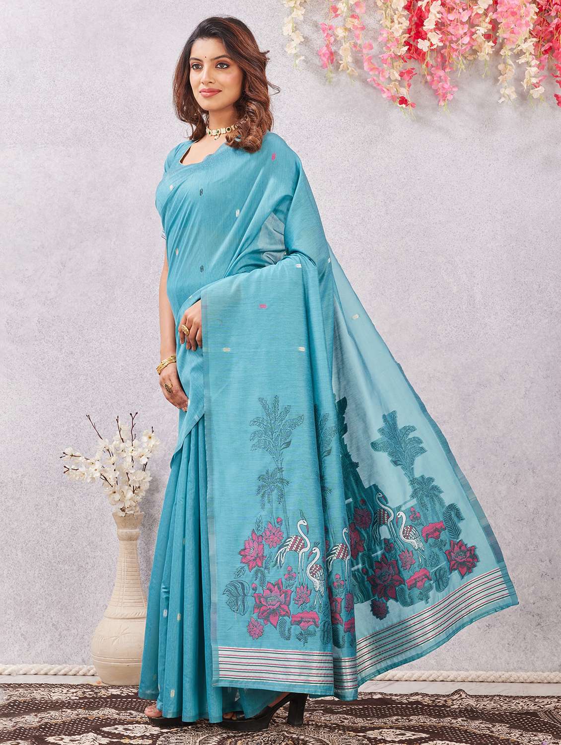 women self design handloom saree with blouse - 22590246 -  Standard Image - 2