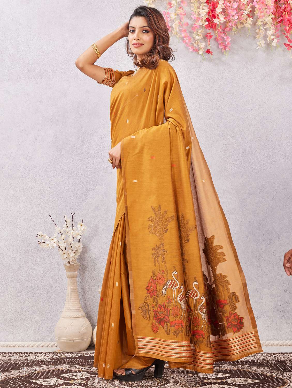 Women Self Design Handloom Saree With Blouse - 22590248 -  Standard Image - 2