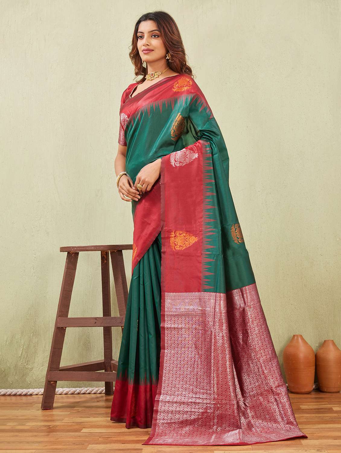 Women Self Design Banarasi Saree With Blouse - 22590252 -  Standard Image - 2