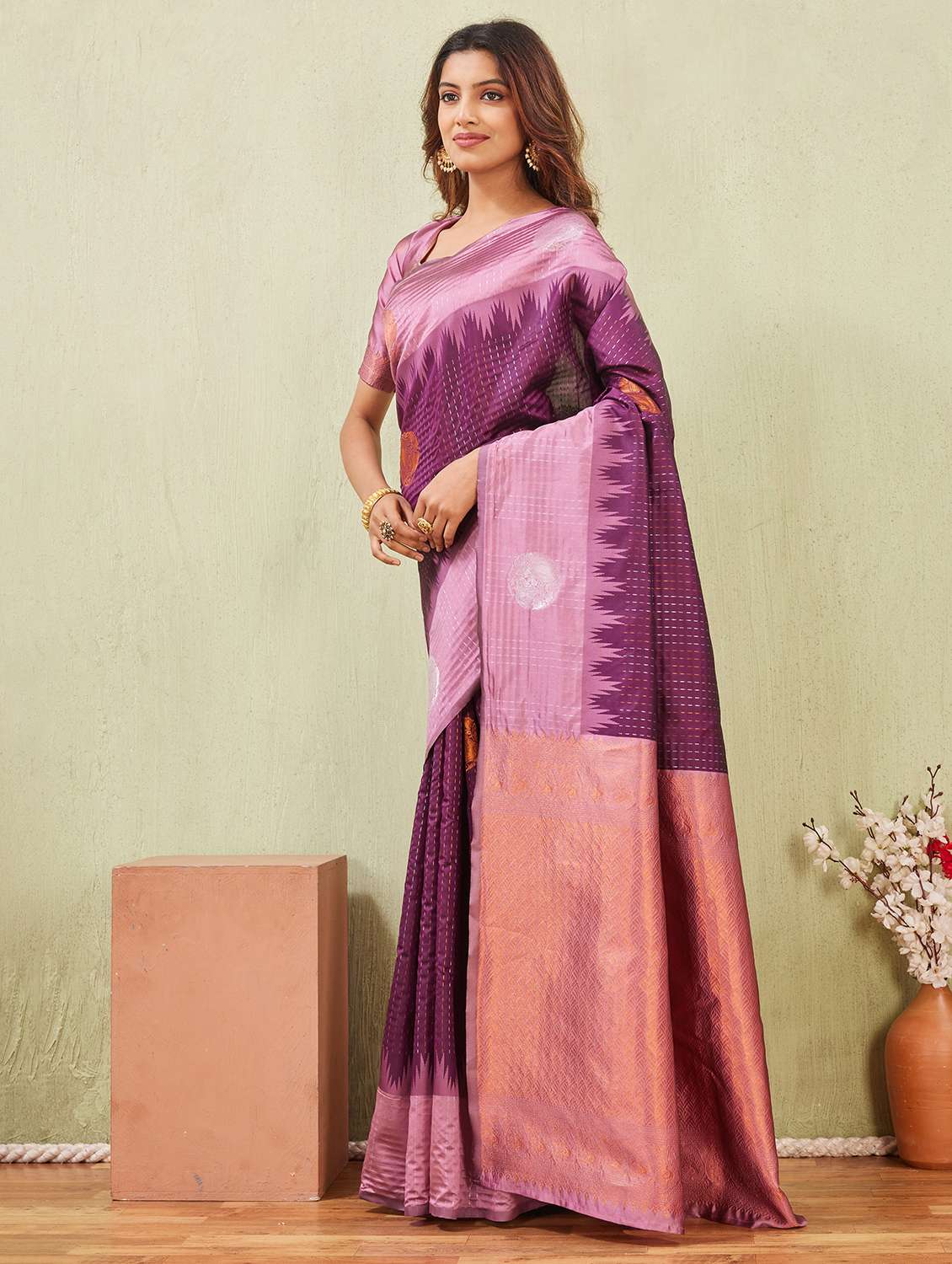 women self design bordered saree with blouse - 22590267 -  Standard Image - 2