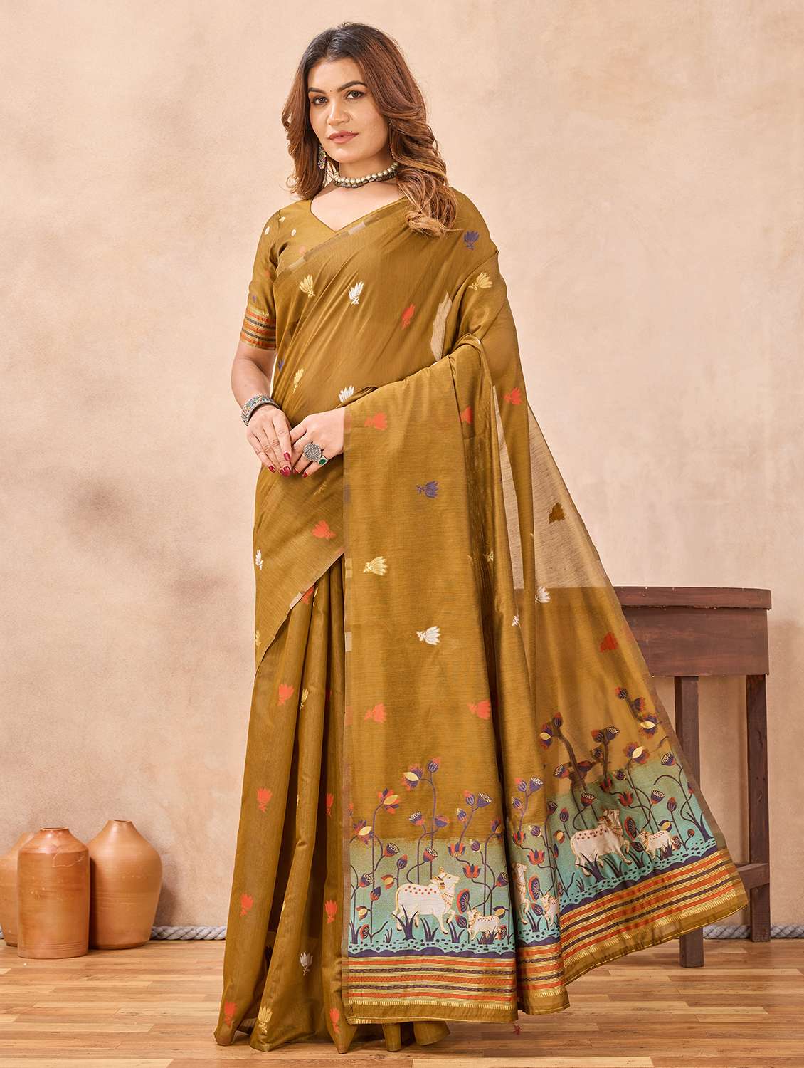 women self design handloom saree with blouse - 22590276 -  Standard Image - 2