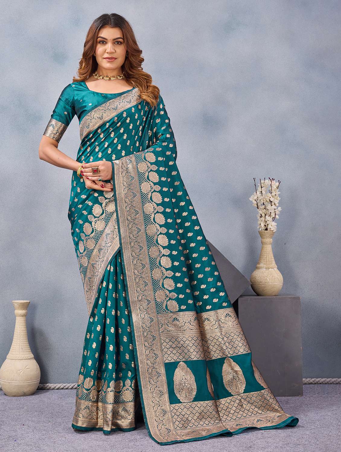 women self design banarasi saree with blouse