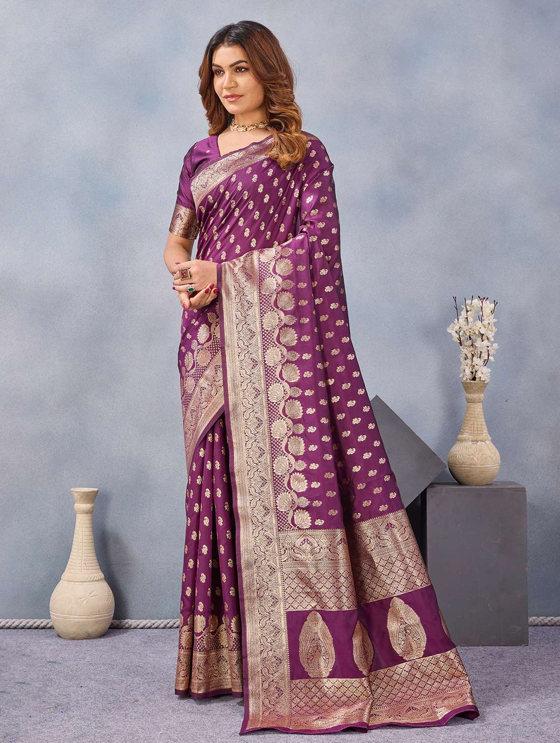 women self design banarasi saree with blouse - 22590290 -  Standard Image - 2