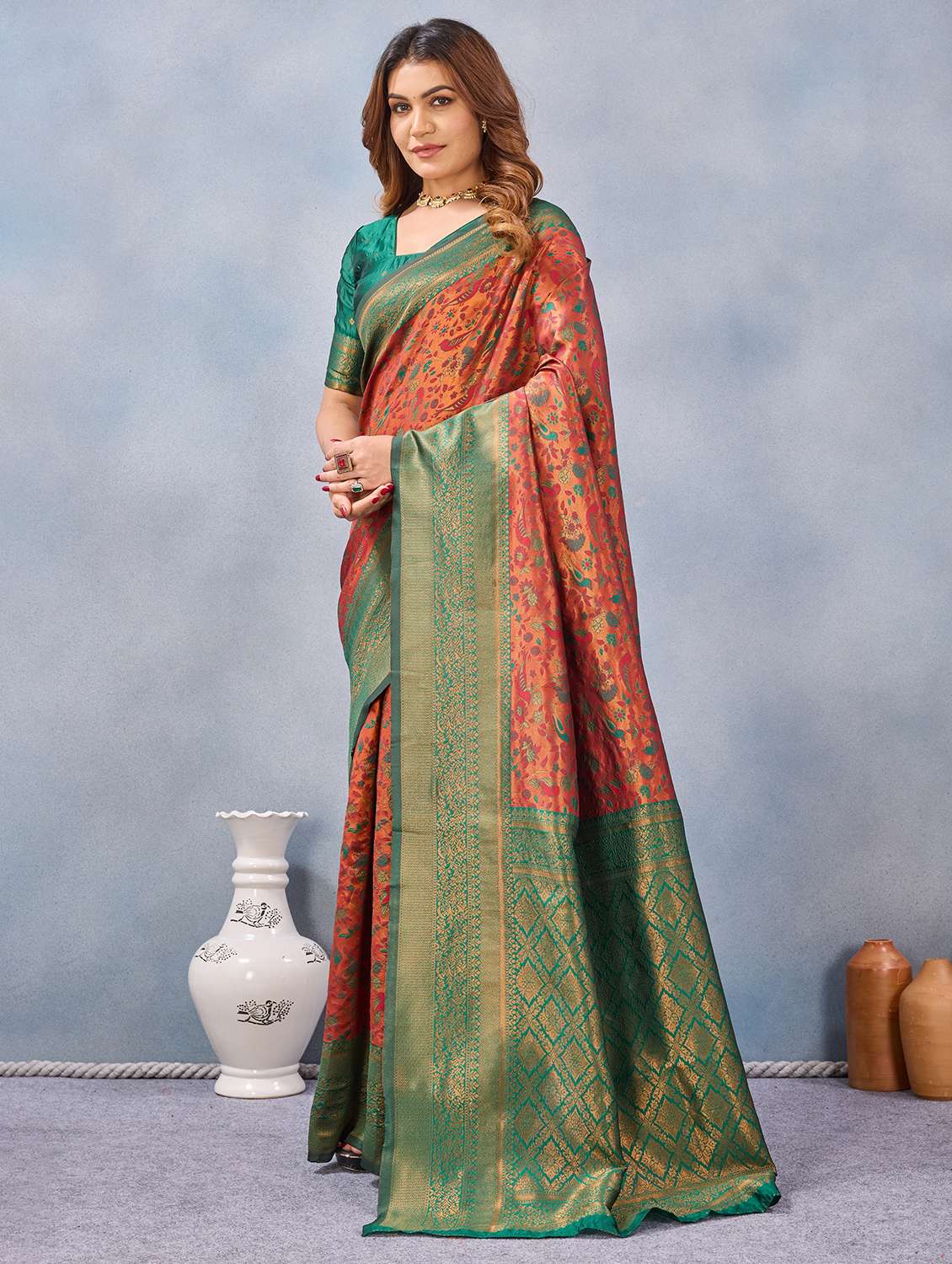 women self design banarasi saree with blouse - 22590299 -  Standard Image - 2