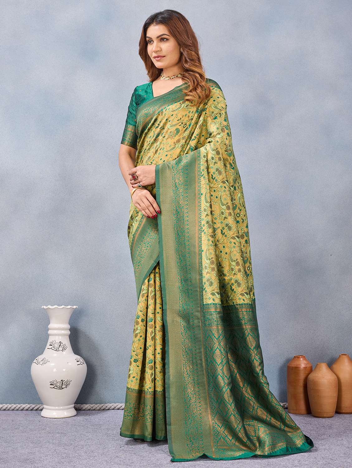 Women Self Design Banarasi Saree With Blouse - 22590300 -  Standard Image - 2