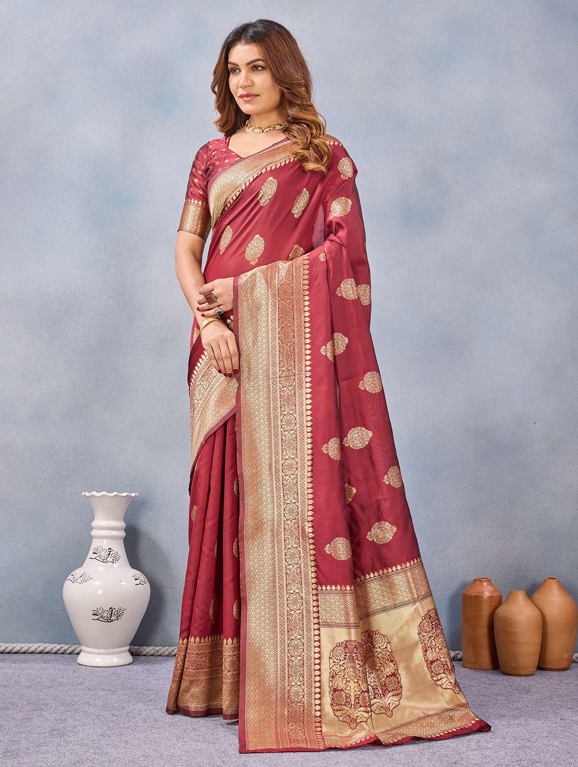 women self design banarasi saree with blouse - 22590309 -  Standard Image - 2