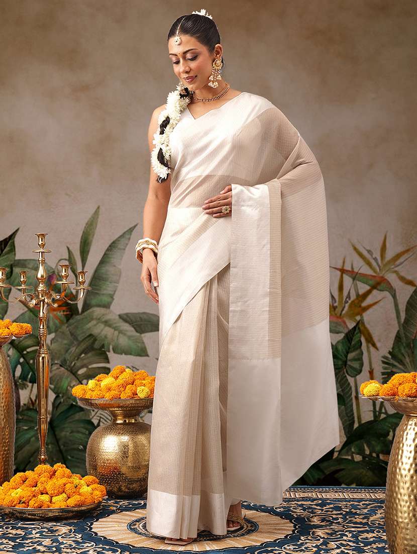 women solid with bordered kasavu saree with blouse