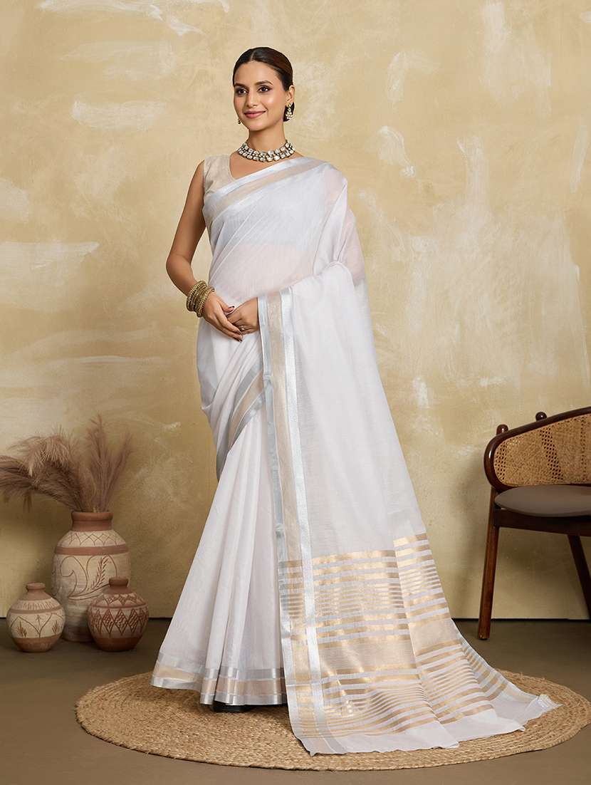 women solid with bordered saree with blouse