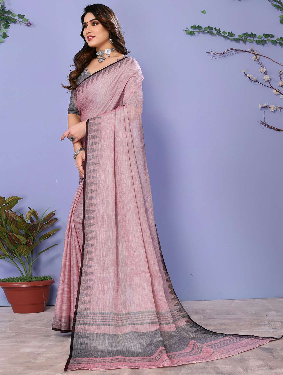 women self design handloom saree with blouse - 22592715 -  Standard Image - 2