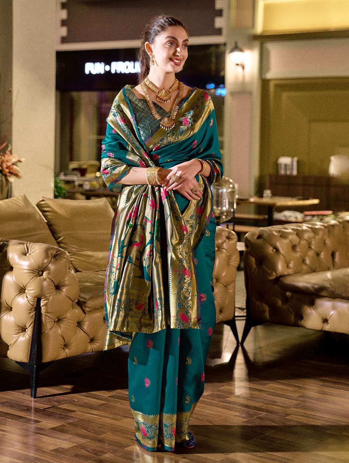 Women Self Design Paithani Saree With Blouse - 22593071 -  Standard Image - 2