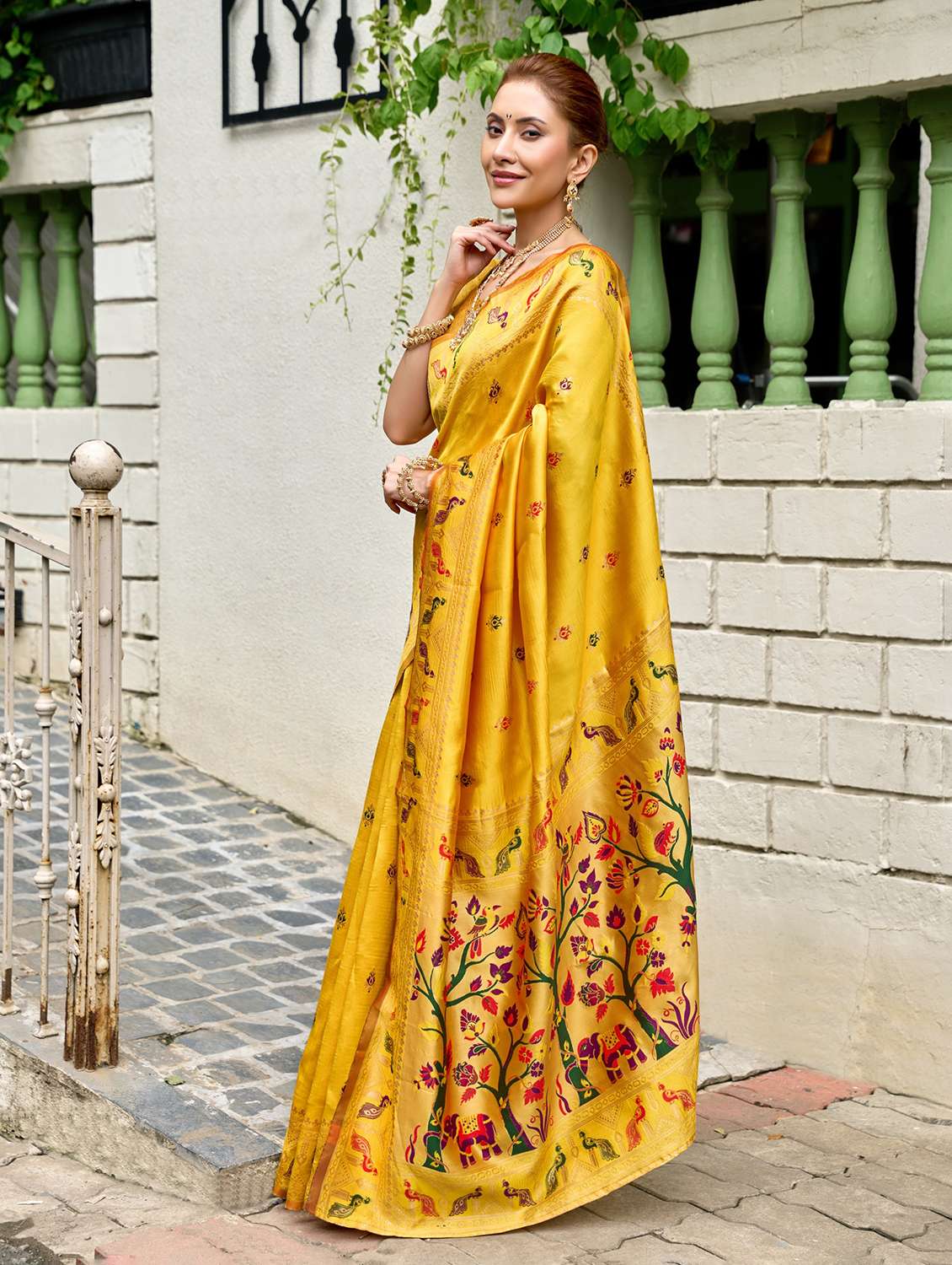 women self design paithani saree with blouse - 22593083 -  Standard Image - 2