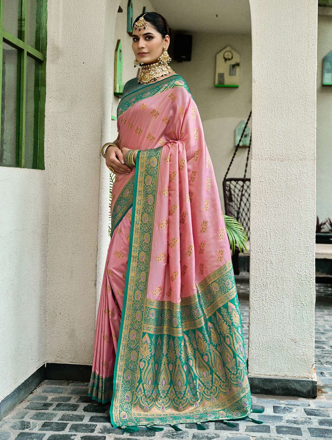Women Self Design Banarasi Saree With Blouse - 22593172 -  Standard Image - 2
