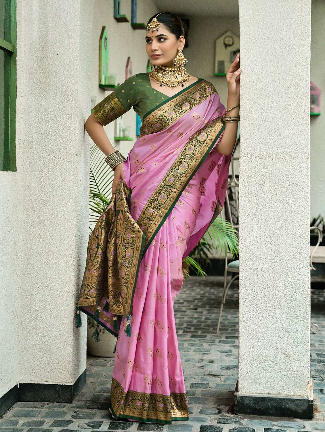 women self design banarasi saree with blouse - 22593173 -  Standard Image - 2