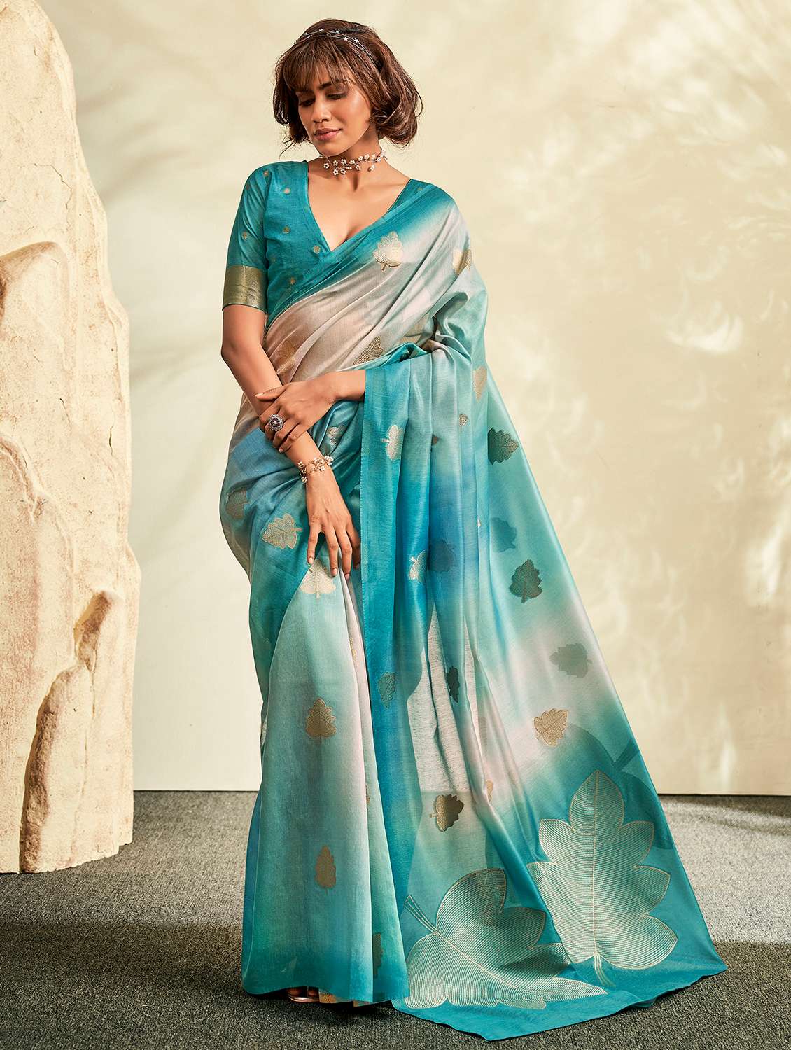 women printed casual wear saree with blouse