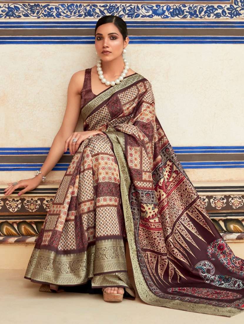 women printed casual wear saree with blouse - 22593481 -  Standard Image - 2