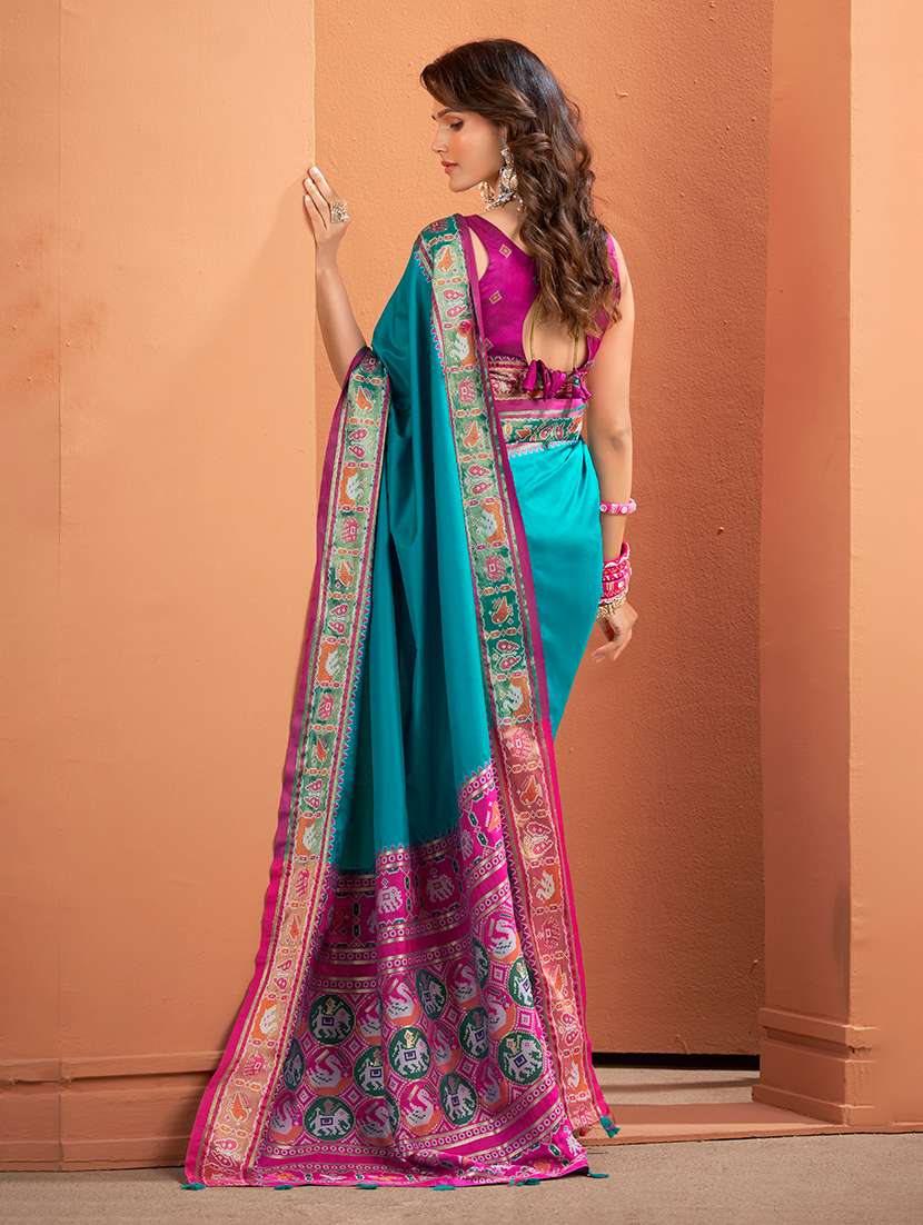 women solid with bordered patola saree with blouse - 22593507 -  Standard Image - 2