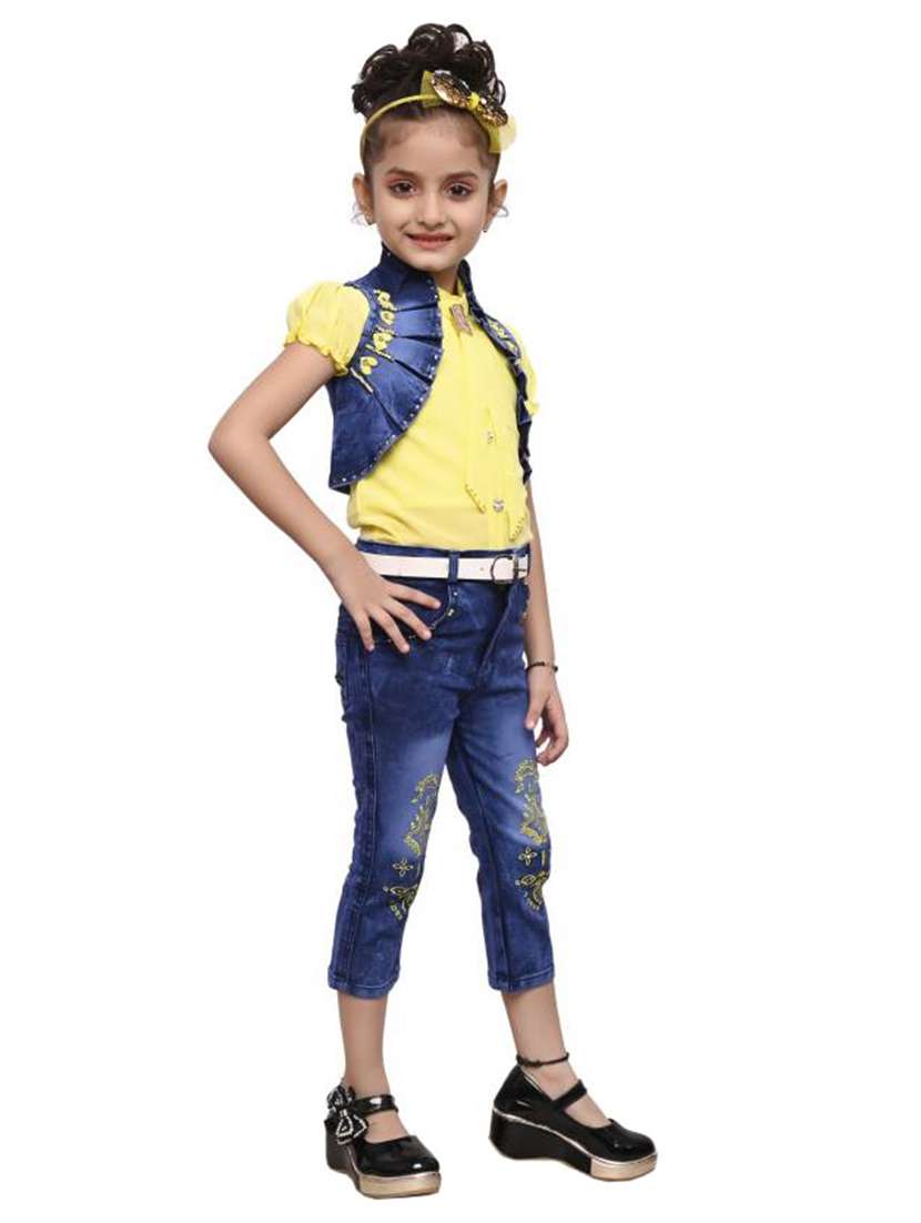 Girls Embellished Puff Sleeves Top And Capri Set - 22593577 -  Standard Image - 2