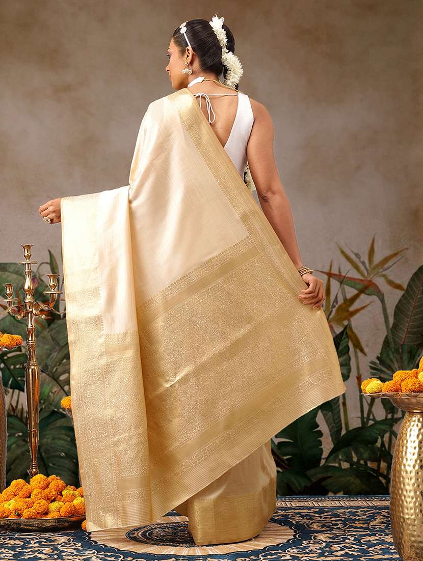 women solid with bordered kasavu saree with blouse - 22593812 -  Standard Image - 2