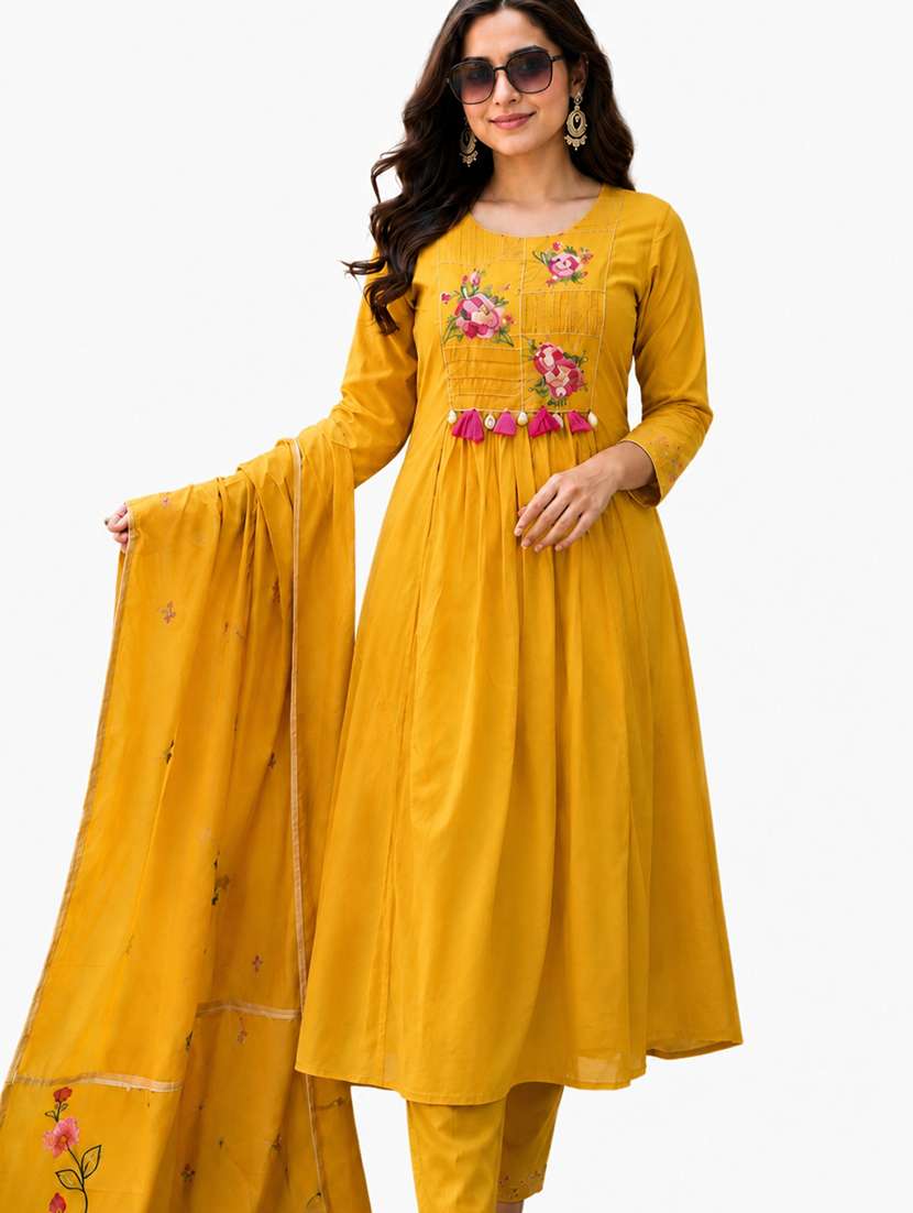 women embroidered three quarter sleeves kurta pant set with dupatta - 22593847 -  Standard Image - 2