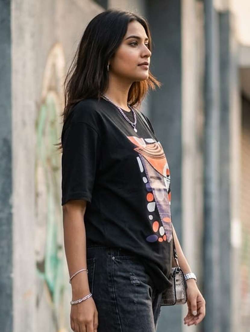 women printed short sleeves oversized t-shirt - 22594581 -  Standard Image - 2