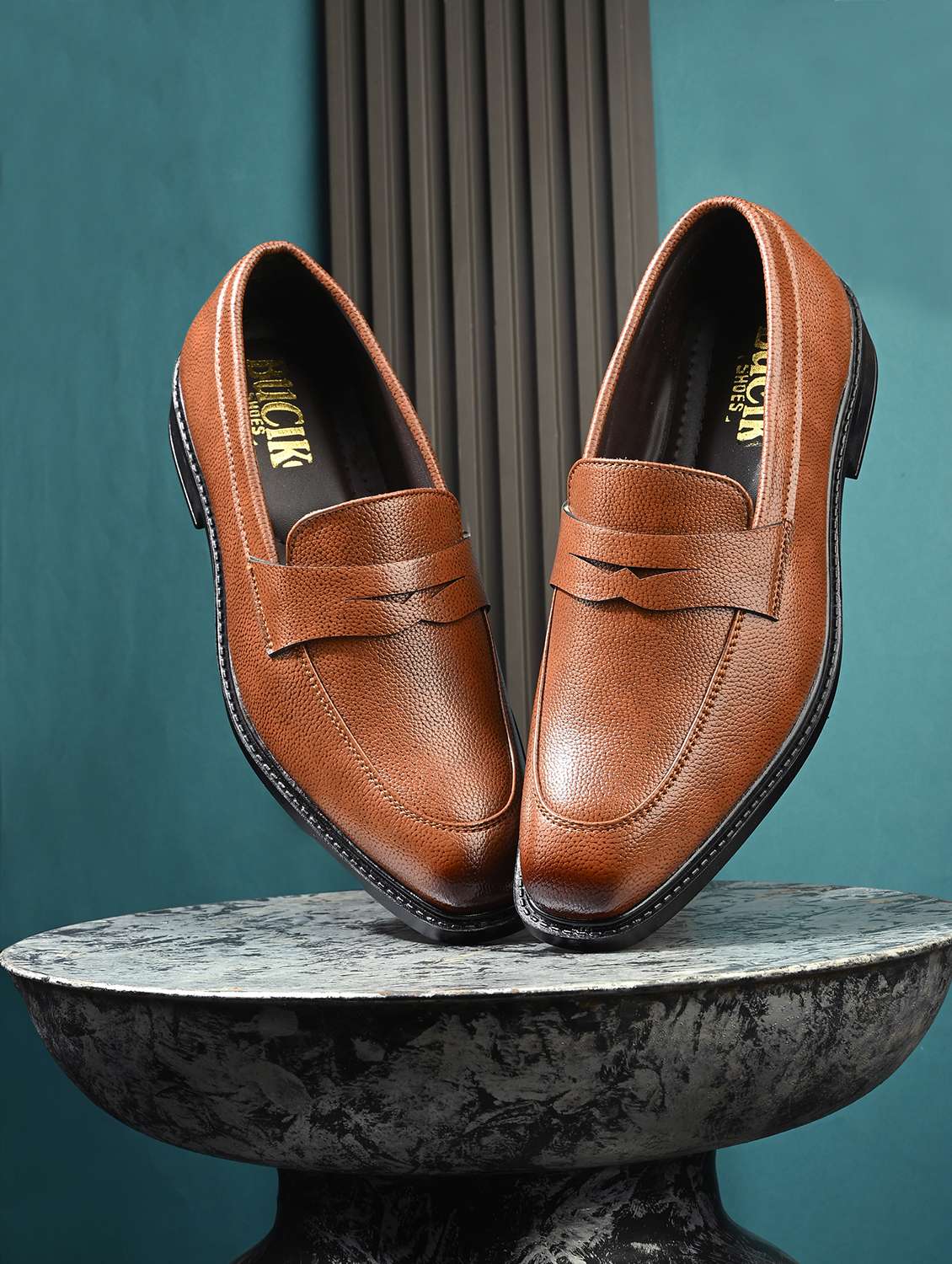 men textured slip on loafer