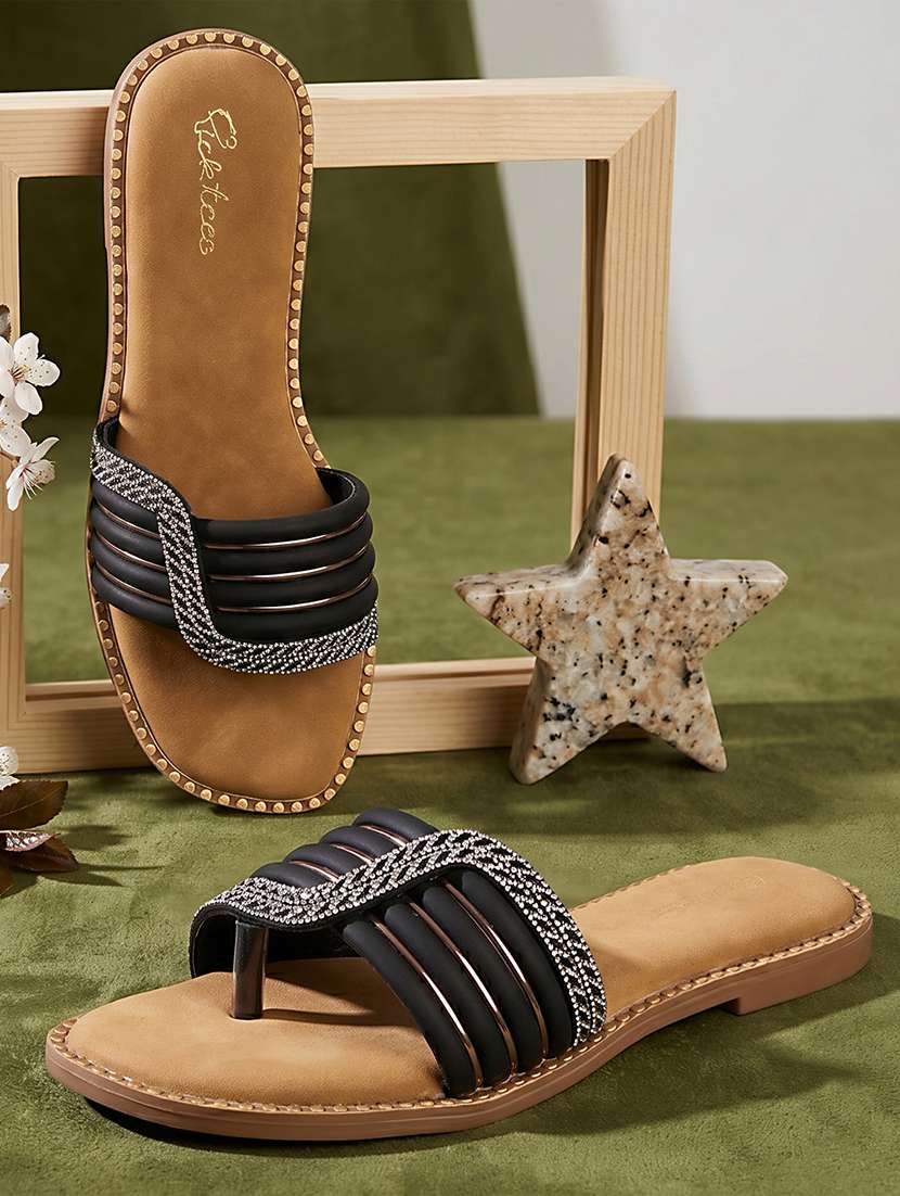women embellished toe separator flats