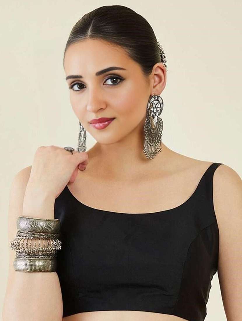 women solid sleeveless stitched blouse