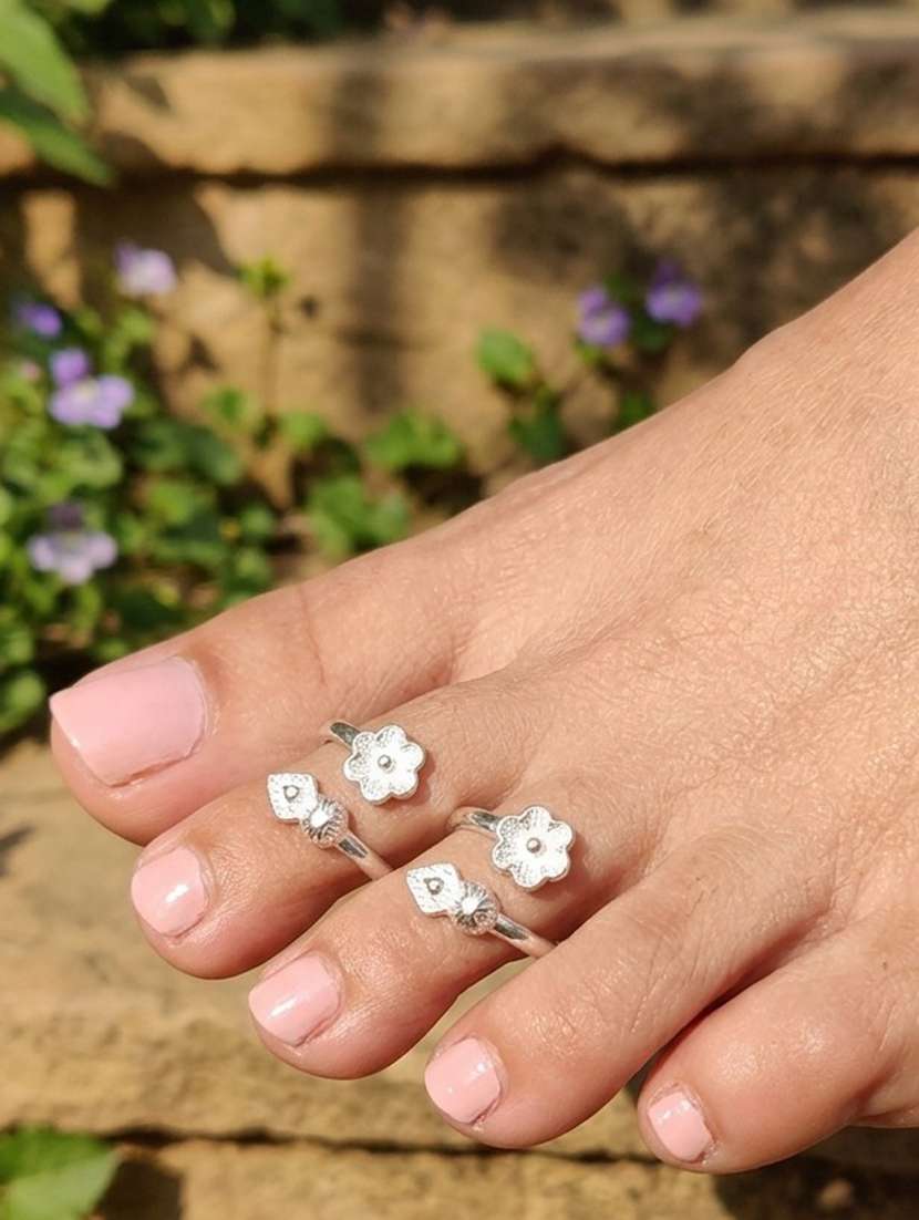 Women Oxidised Adjustable Toe Ring Set - 22596180 -  Standard Image - 2