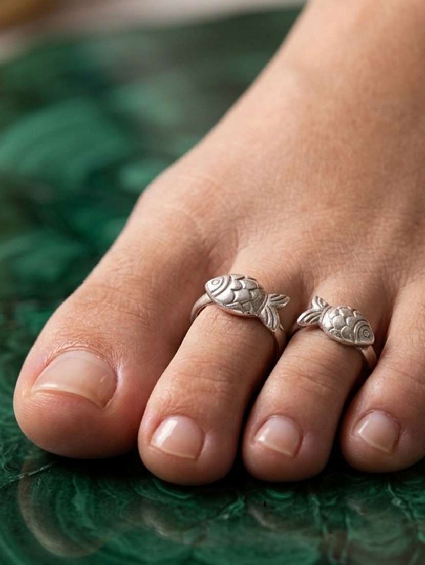 Women Oxidised Adjustable Toe Ring Set - 22596182 -  Standard Image - 2