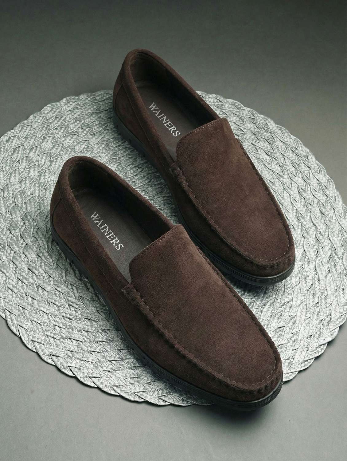 men solid slip on loafers