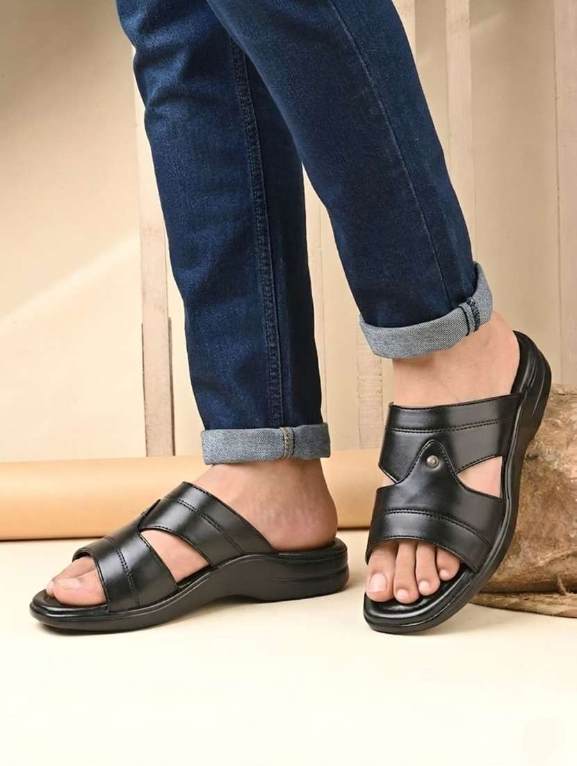 men solid toe separator slipper - 22596216 -  Standard Image - 2