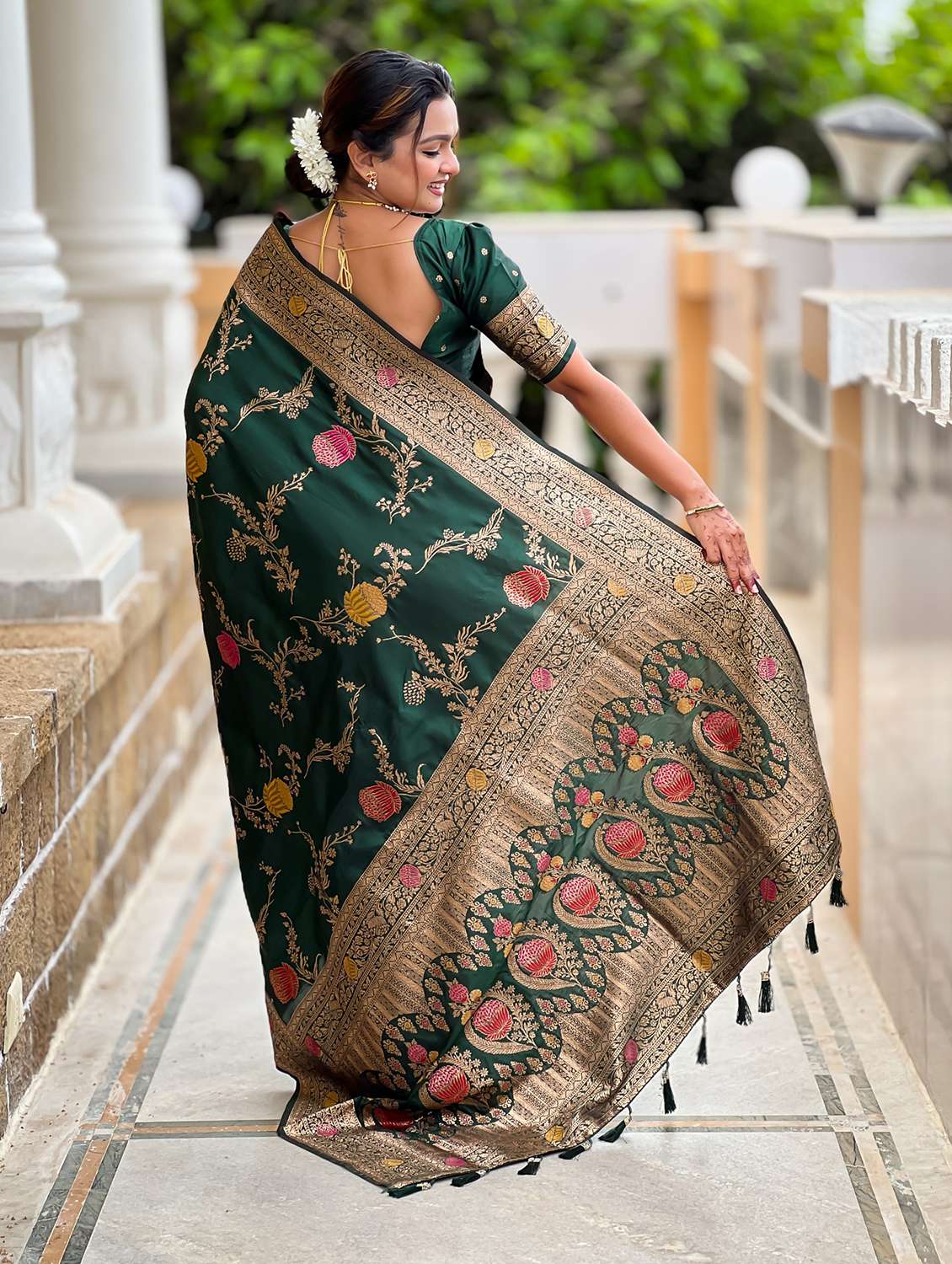 Women Self Design Banarasi Saree With Blouse - 22596306 -  Standard Image - 2