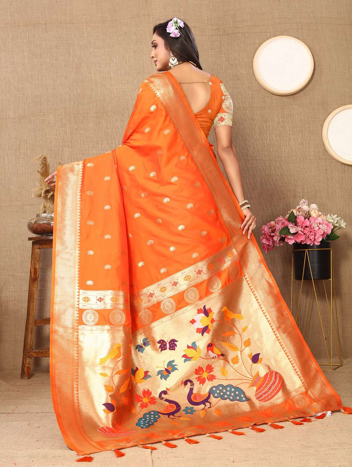 Women Self Design Paithani Saree With Blouse - 22596415 -  Standard Image - 2