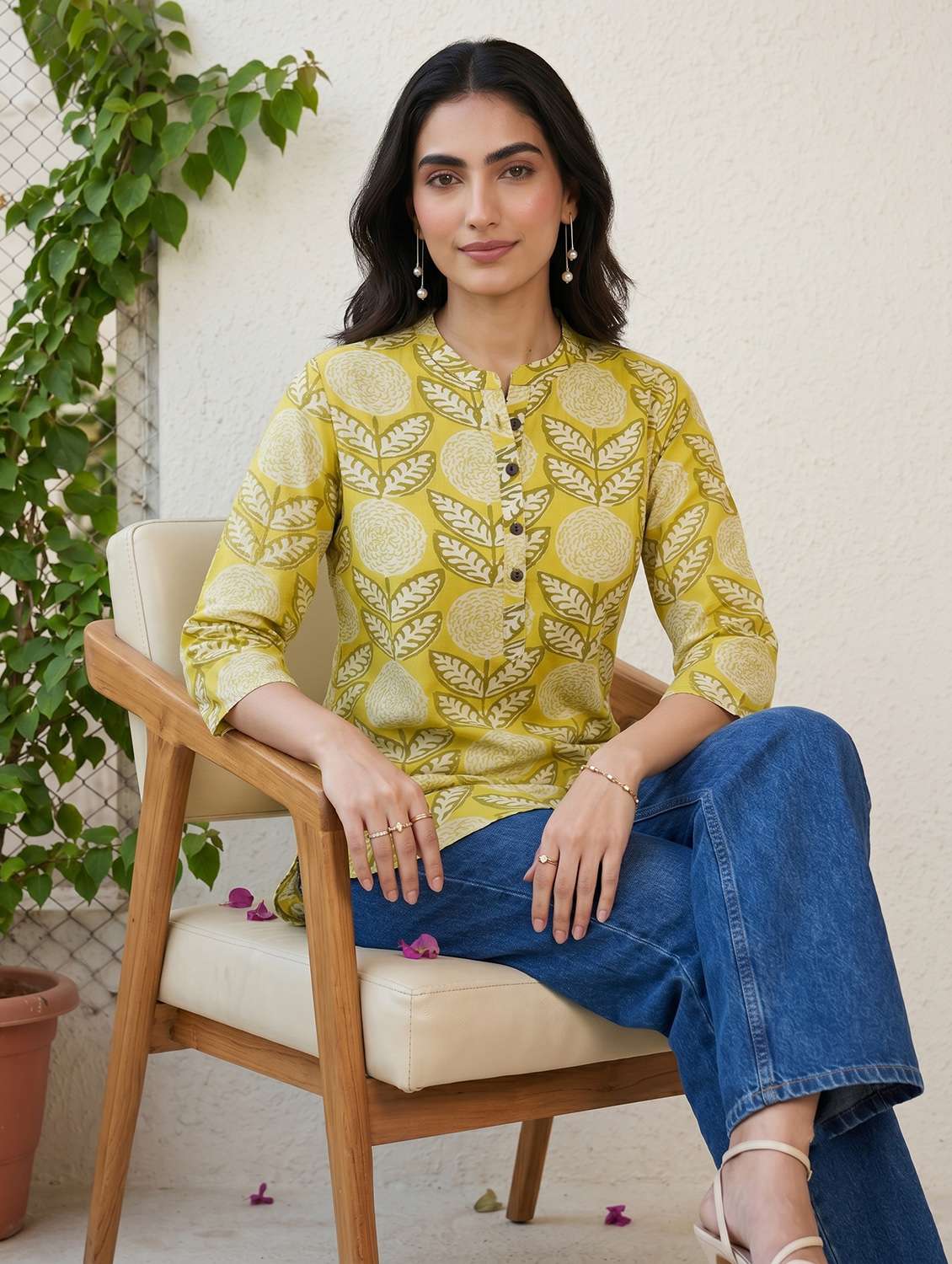 women printed three quarter sleeves straight kurti