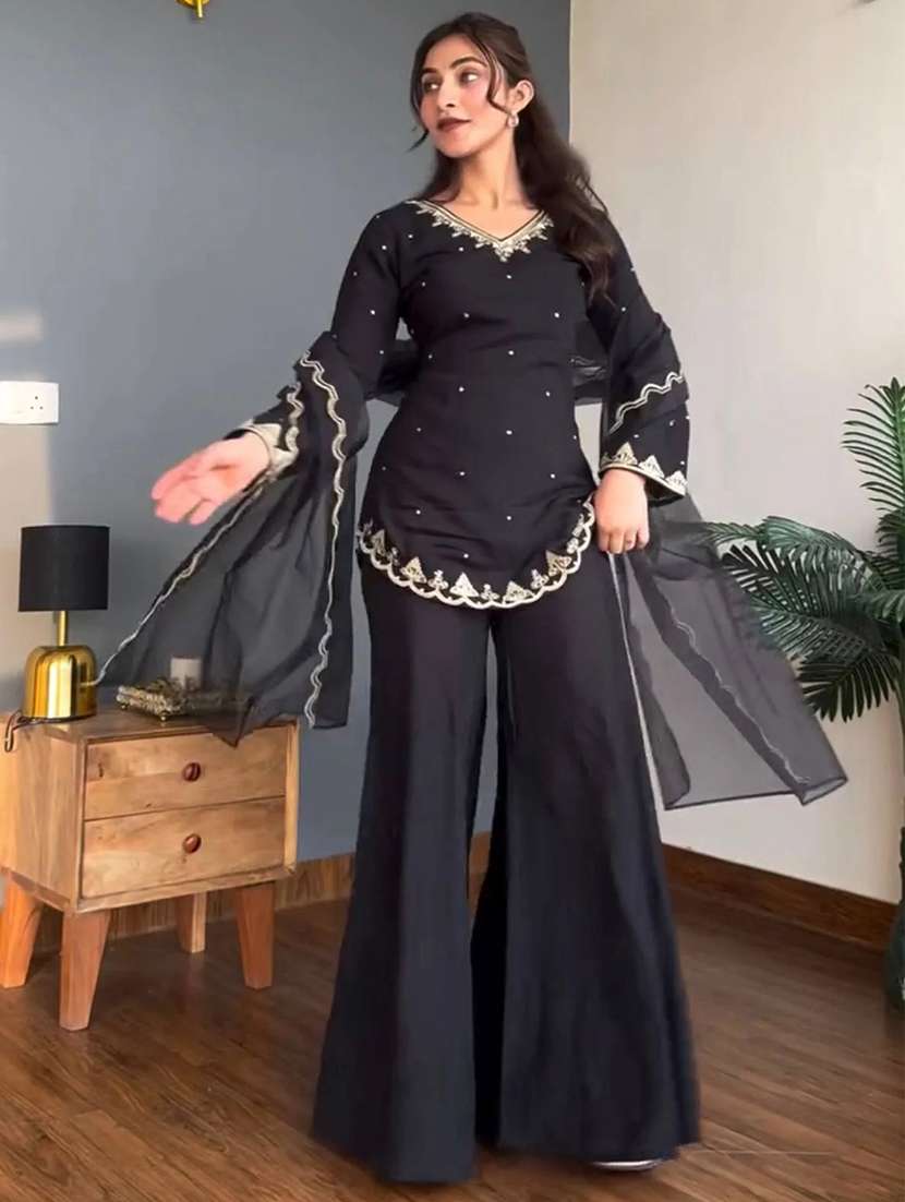women embroidered long sleeves kurta palazzo set with dupatta