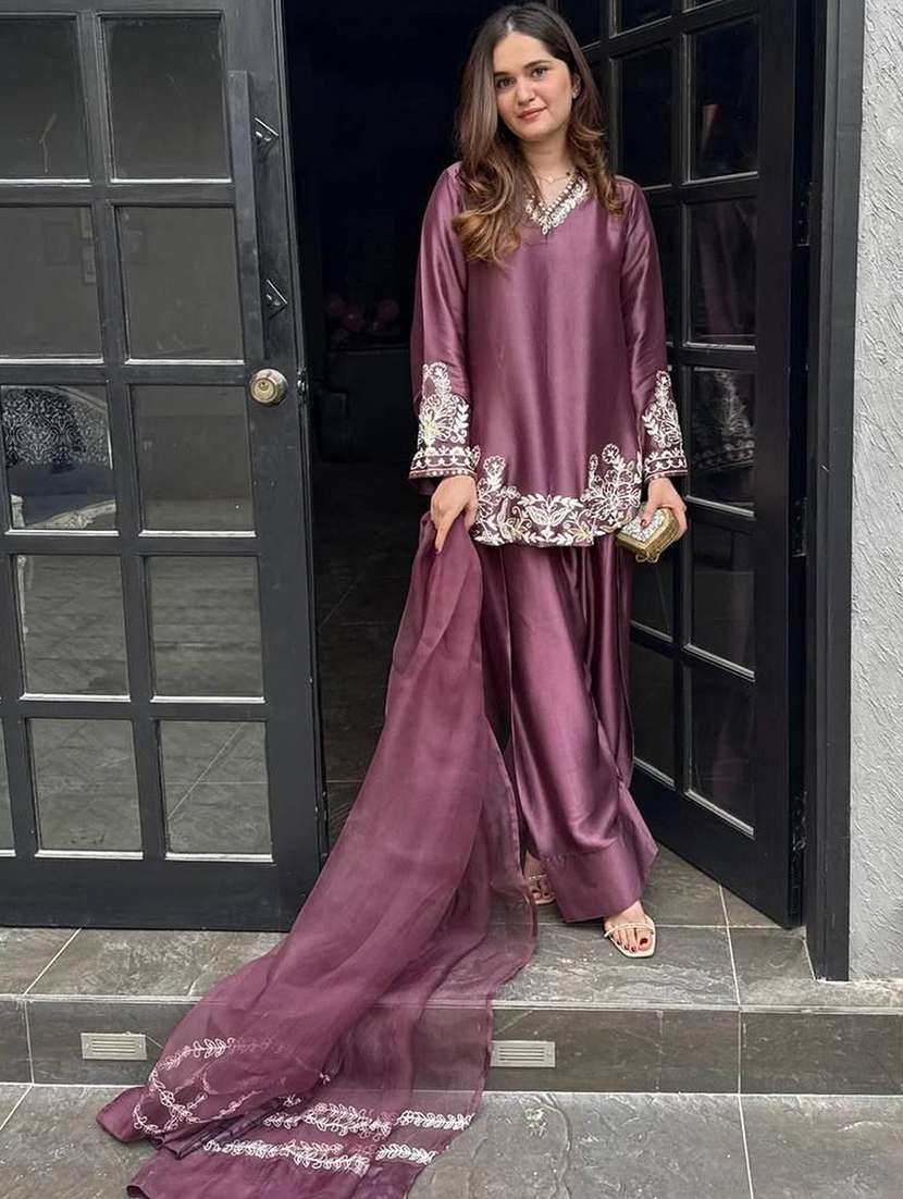 women embroidered long sleeves kurta salwar set - 22597949 -  Standard Image - 2