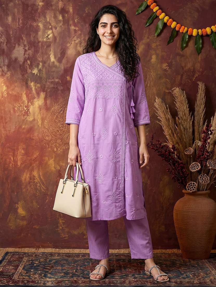 women embroidered three quarter sleeves kurta pant set 