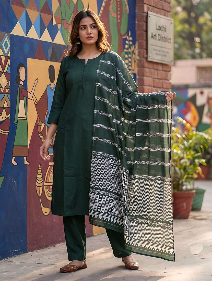 Women Solid Three Quarter Sleeves Kurta Pant Set With Dupatta - 22598363 -  Standard Image - 2
