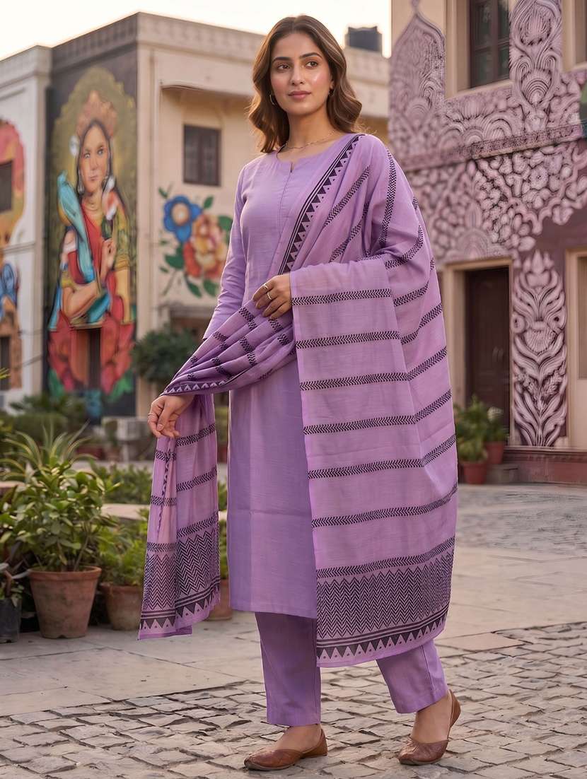 Women Solid Three Quarter Sleeves Kurta Pant Set With Dupatta - 22598366 -  Standard Image - 2