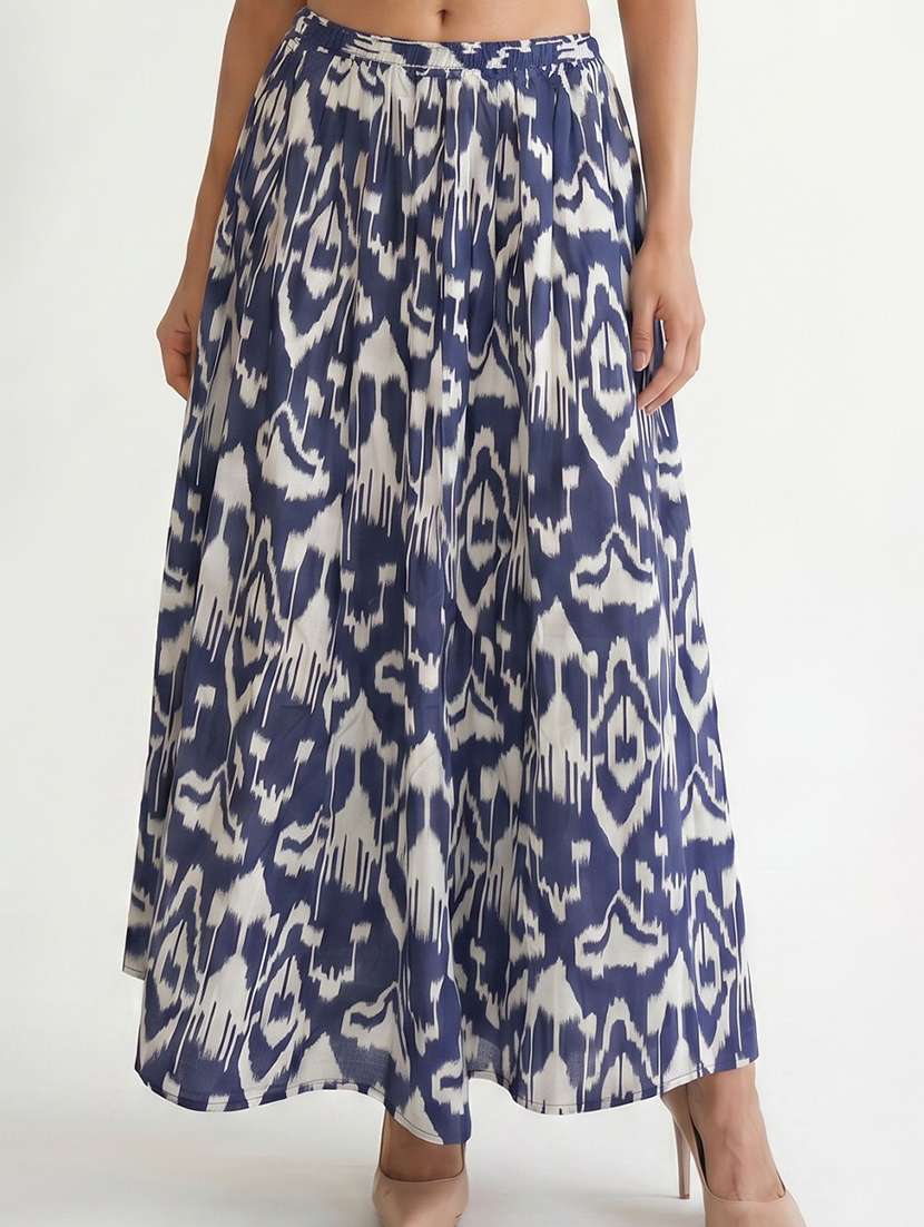 women printed mid rise flared skirt