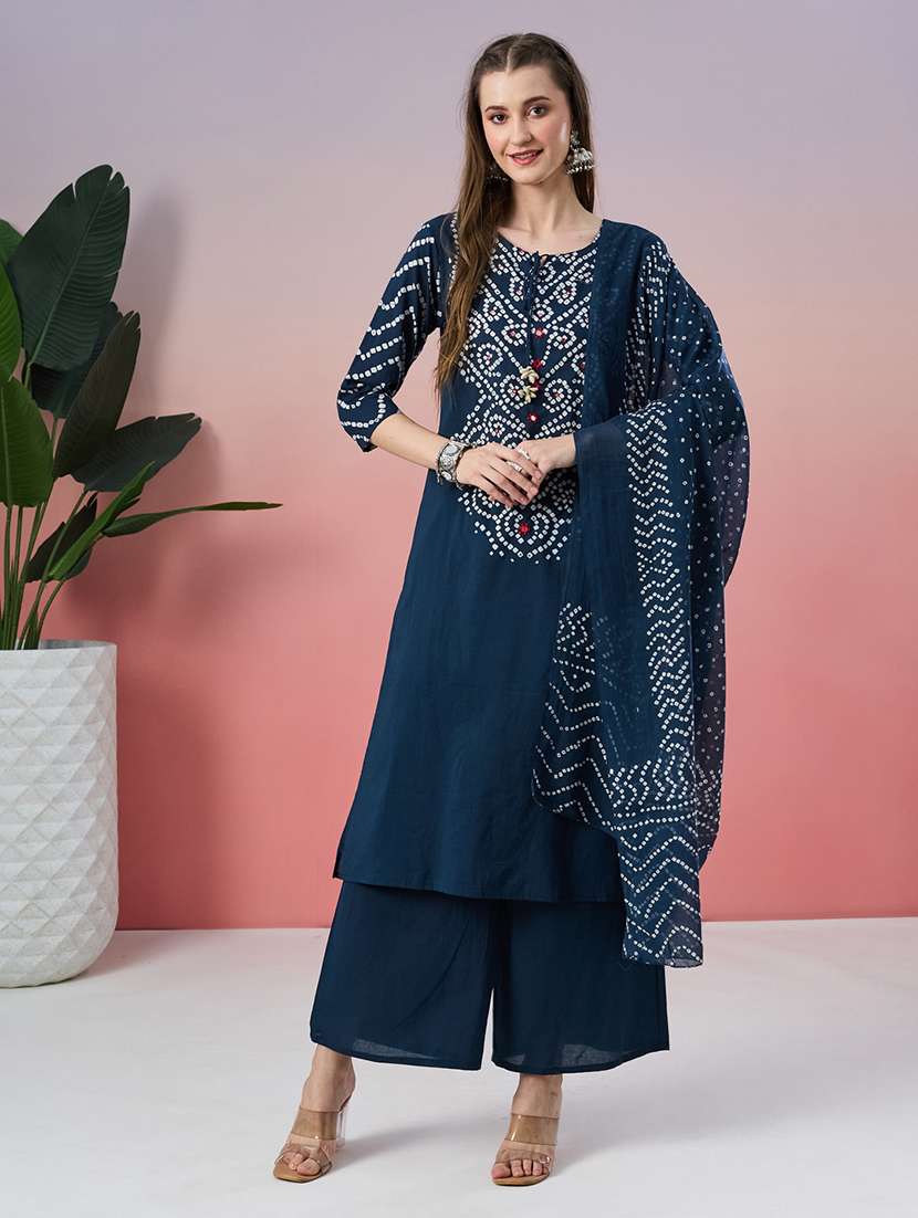 Women Printed Three Quarter Sleeves Kurta Pant Set With Dupatta - 22598457 -  Standard Image - 2