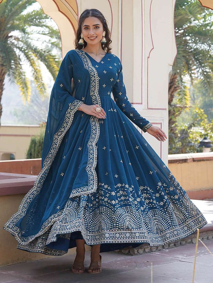 women embroidered long sleeves kurta dupatta set