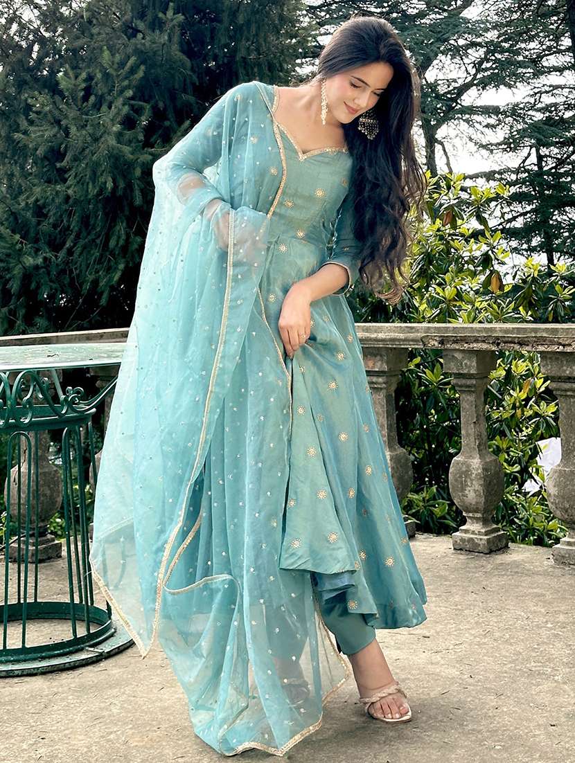 women embroidered long sleeves kurta pant with dupatta set - 22598521 -  Standard Image - 2