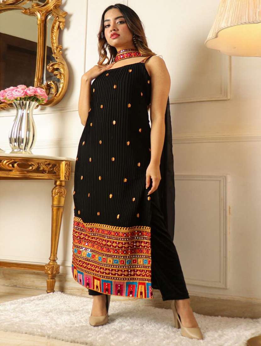 women embroidered sleeveless kurta pant with dupatta set - 22598547 -  Standard Image - 2