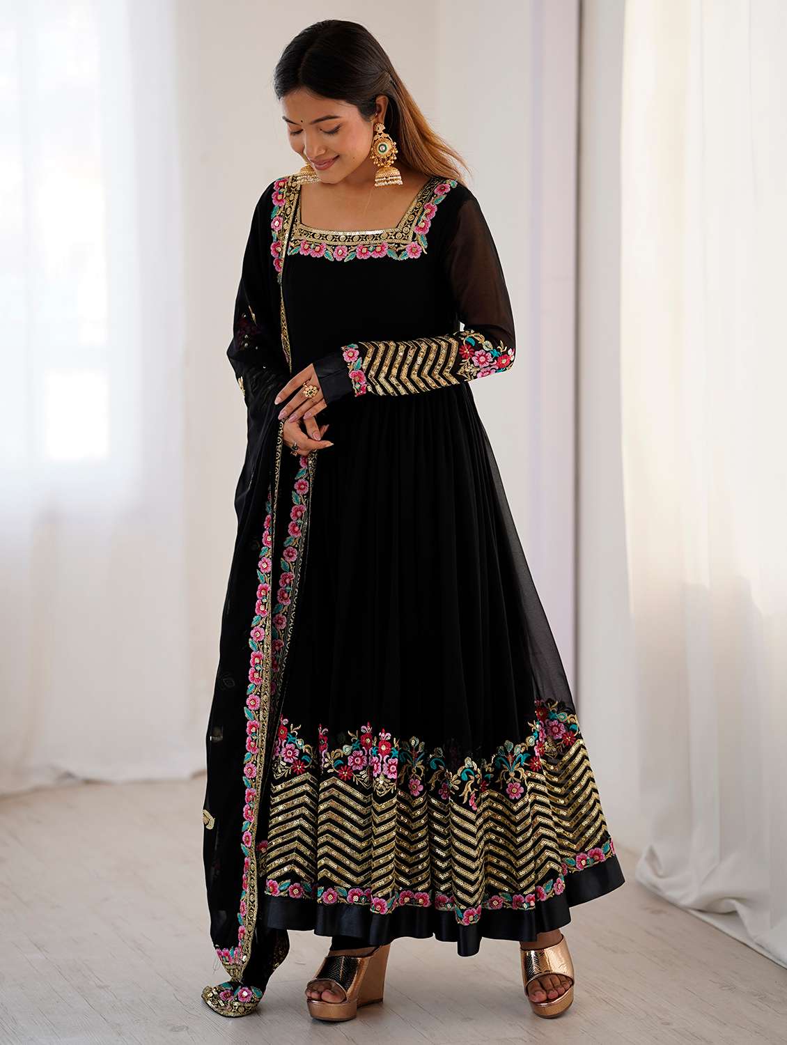 women embroidered long sleeves kurta pant with dupatta set - 22598550 -  Standard Image - 2