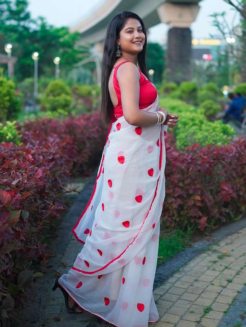 Women Solid With Work Embroidered Saree With Blouse - 22598943 -  Standard Image - 2