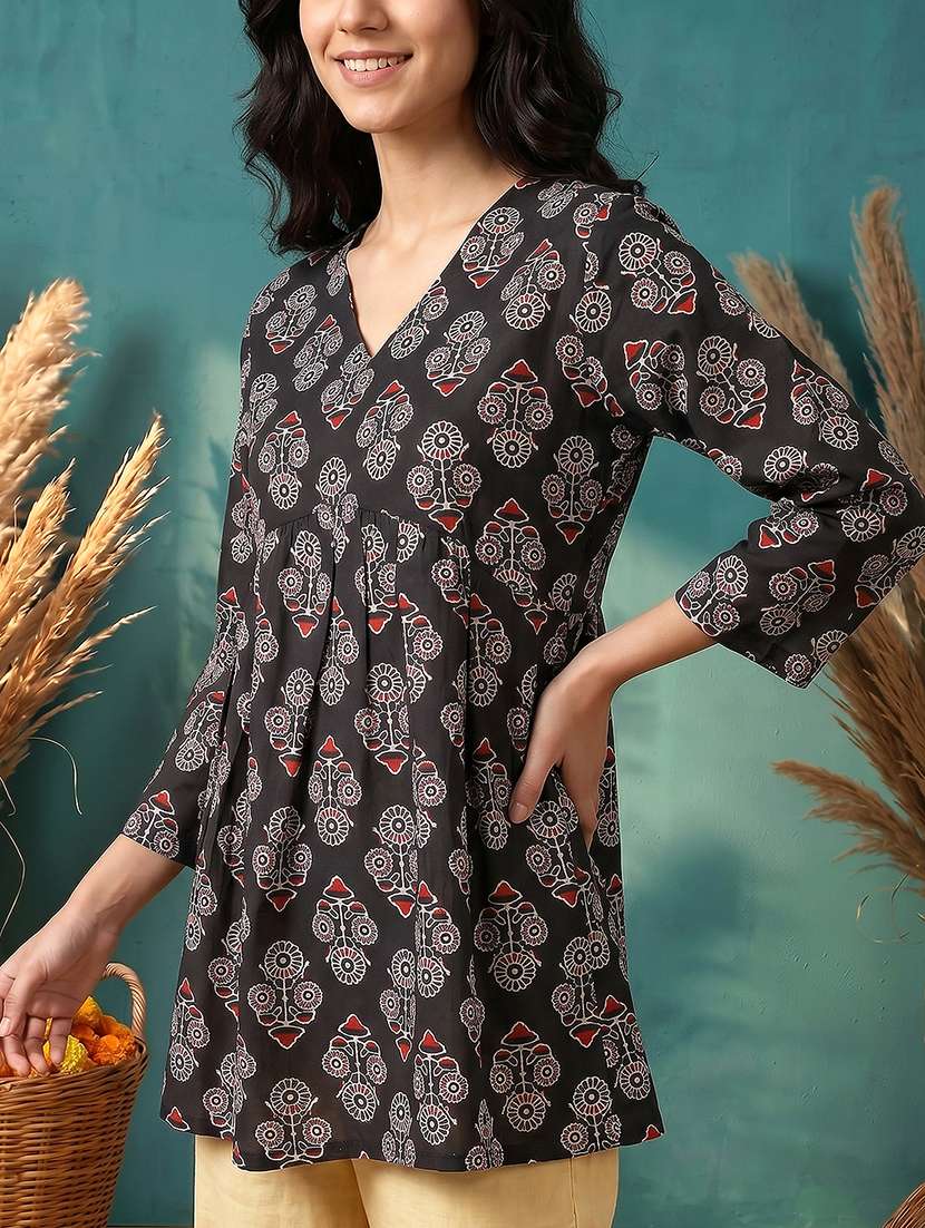 Women Printed Three Quarter Sleeves A-line Kurti - 22600576 -  Standard Image - 2