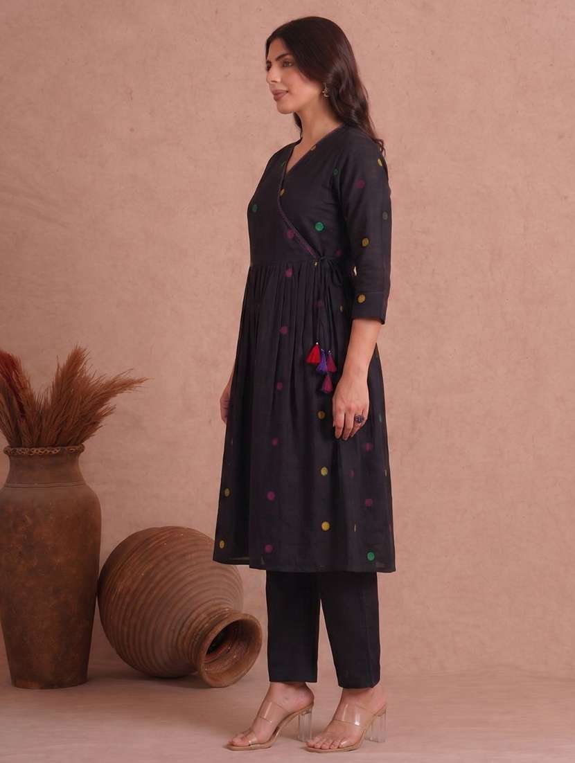 Women Printed Three Quarter Sleeves Angrakha Kurta - 22601126 -  Standard Image - 2